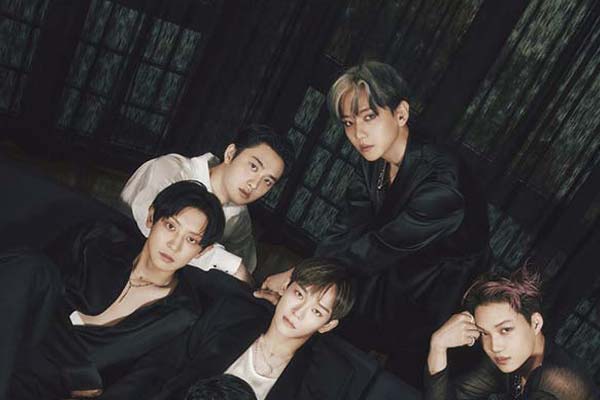 EXO以正规7辑《EXIST》展现“歌唱美食店”面貌，7月10日进行回归倒计时直播！